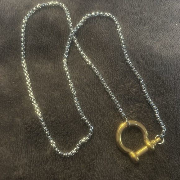 Stainless Steel Horseshoe  “U” Charm Necklace  Gold/Silver Color - Picture 9 of 11